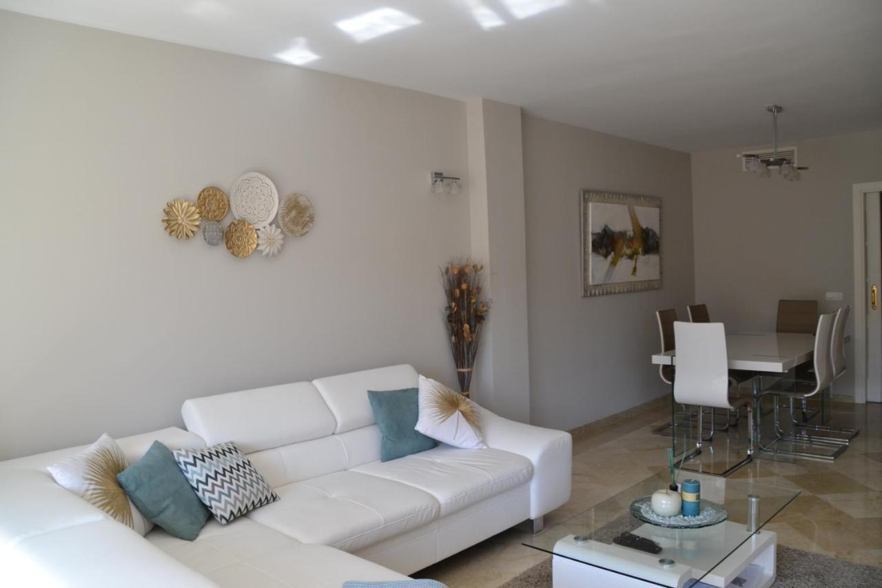מיחאס Appartement Hillside Suite מראה חיצוני תמונה