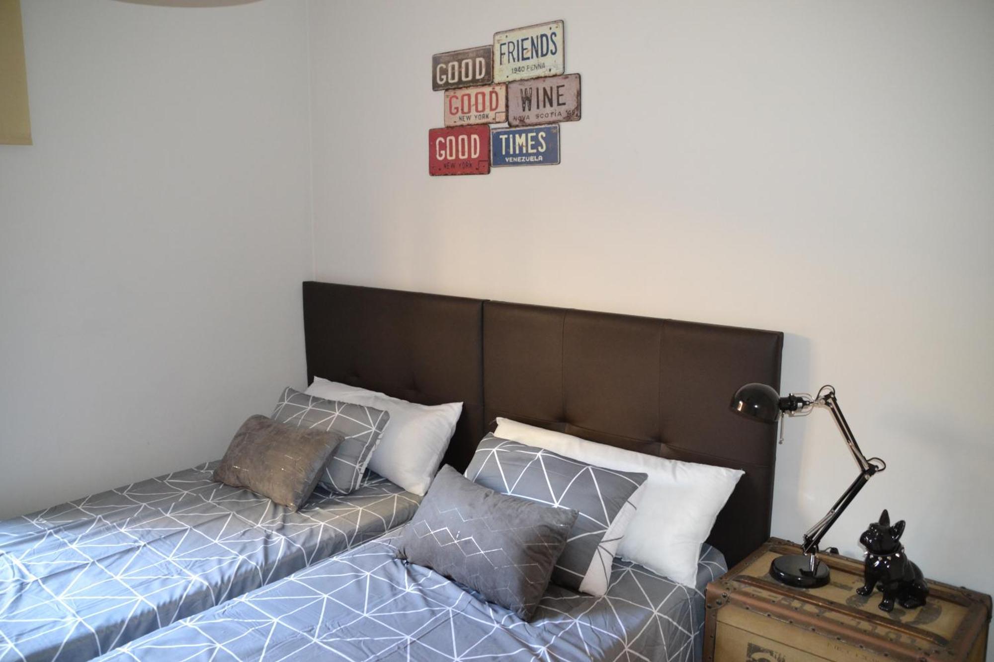 מיחאס Appartement Hillside Suite מראה חיצוני תמונה