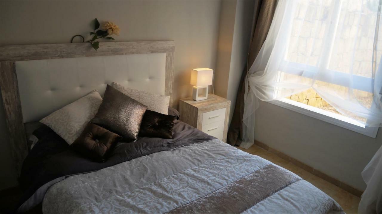 מיחאס Appartement Hillside Suite מראה חיצוני תמונה