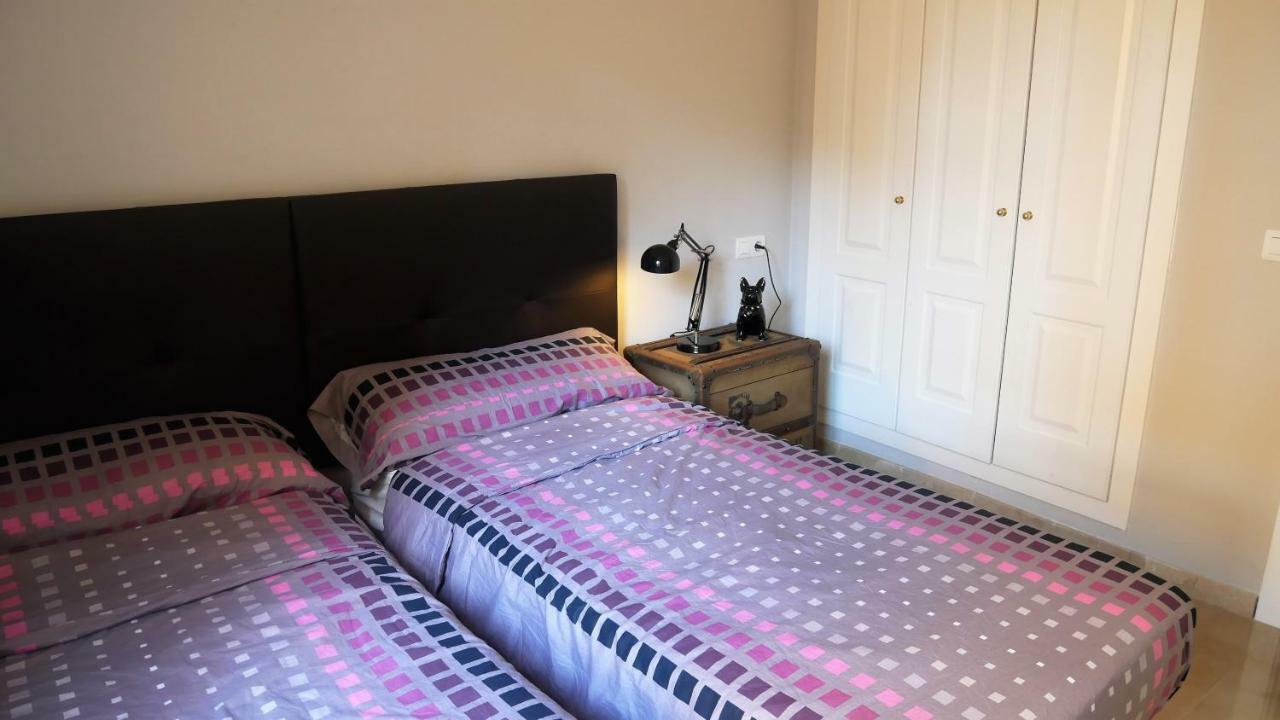 מיחאס Appartement Hillside Suite מראה חיצוני תמונה