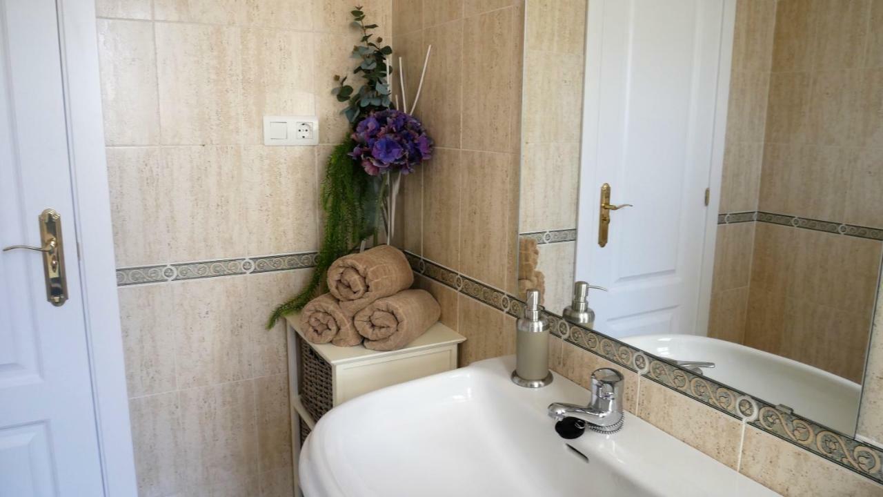 מיחאס Appartement Hillside Suite מראה חיצוני תמונה